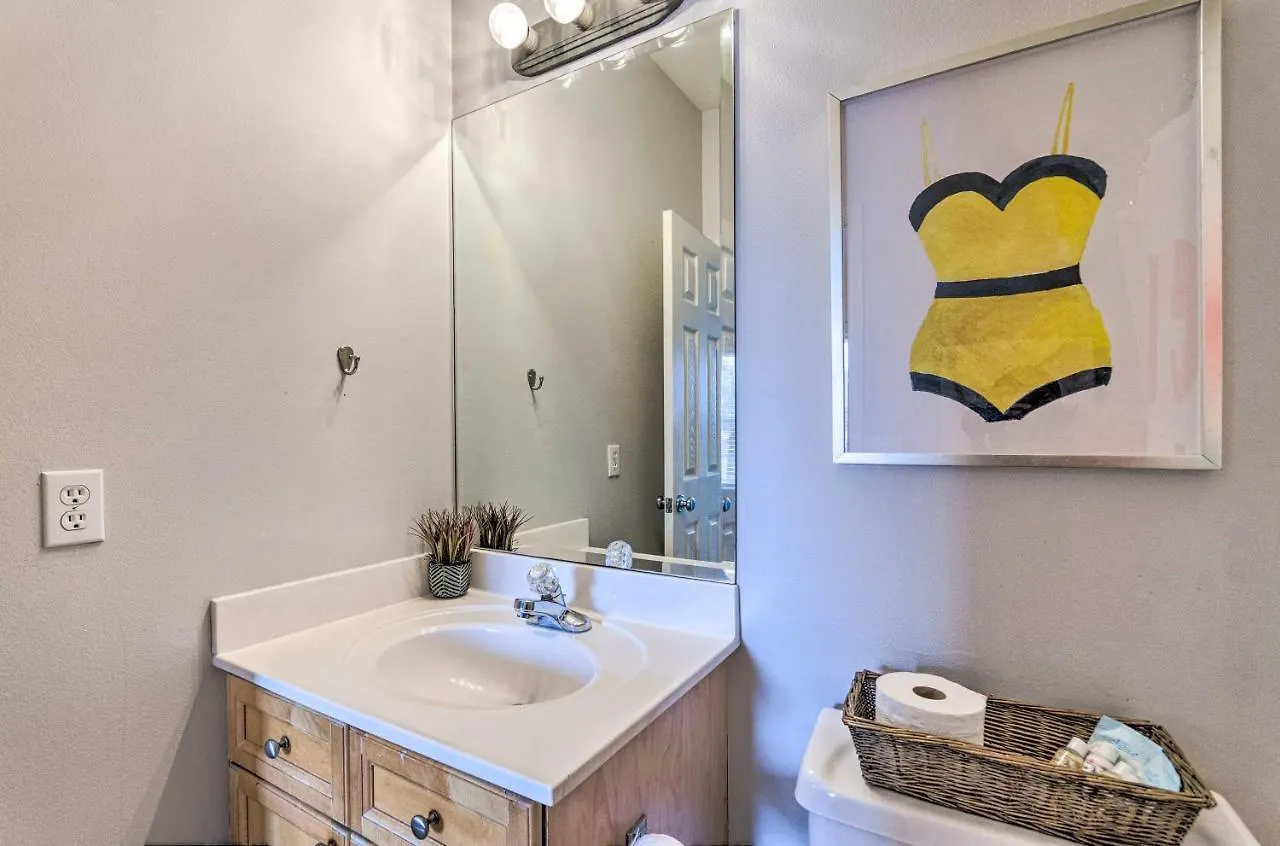 Beautiful Townhome Steps From Miramar Beach! Destin Holiday home